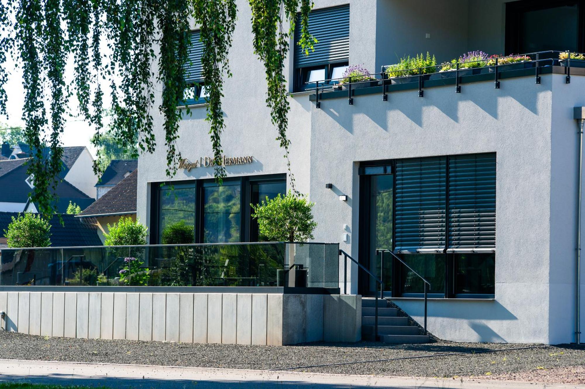 Weingut Dr Hermann I * Erden